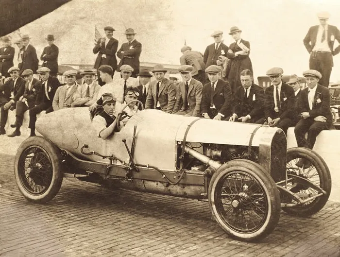 Prvi Bentley Motors automobil 3 litre, 1921