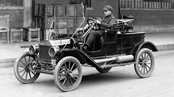 Prvi Fordov model T 1908