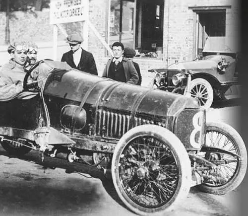 Walter Owen Bentley u DFP automobilu, 1914